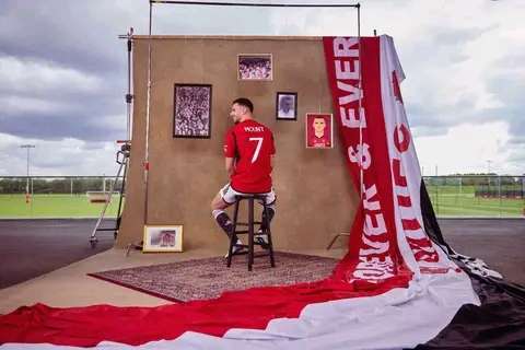Breaking News: Manchester united new number 7 4
