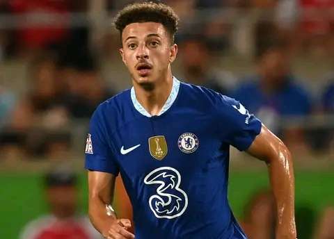 Ethan Ampadu joins Leeds united from Chelsea on a permanent deal. 28
