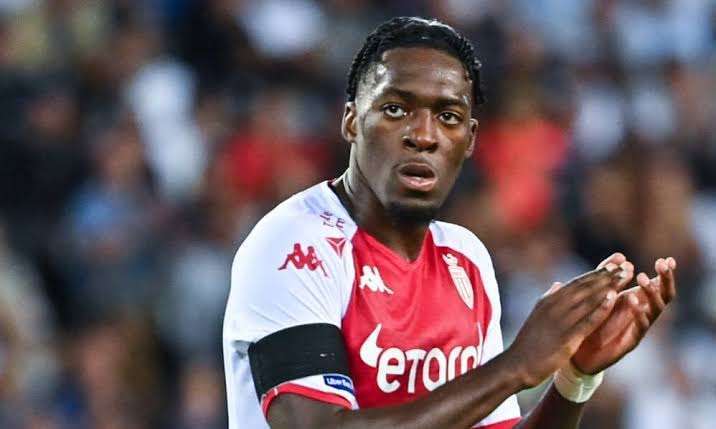 Big boost for Chelsea as they sign a replacement for injured Wes Fofana. 16