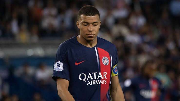 Mbappé : 'PSG is a team that divides' 21