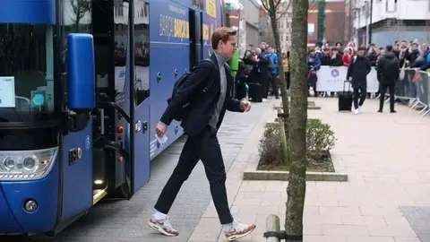 Barcelona to travel by bus to Villarreal as financial situation worsens. 28