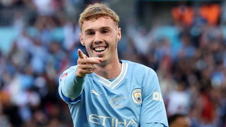 Chelsea handed a transfer boost as Palmer is open for a move to the Bridge. 13