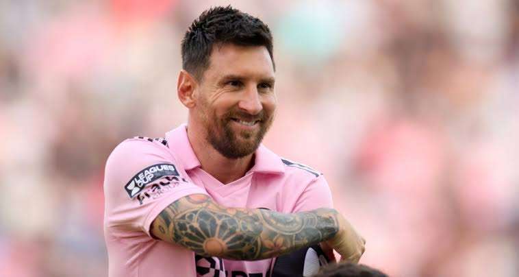 Tata Martino denies rumours linking Lionel Messi to Barcelona on loan. 18
