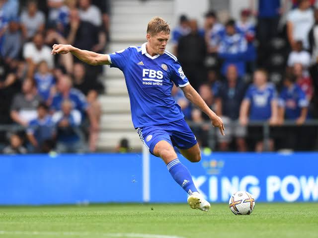 Vastegaard confirms he turned down Saudi offers and reveals his plans to to extend his stay at Leicester. 3