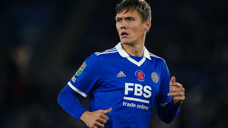 Vastegaard confirms he turned down Saudi offers and reveals his plans to to extend his stay at Leicester. 16