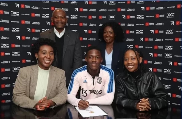 Kobbie Mainoo biography, Parents, Nationality, Playing style and more. 4