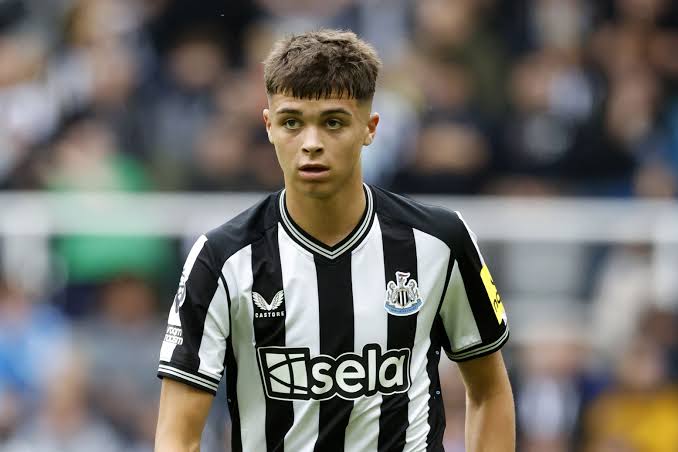 Who is Lewis Miley? Player profile, childhood life, career build up and lifestyle. 15