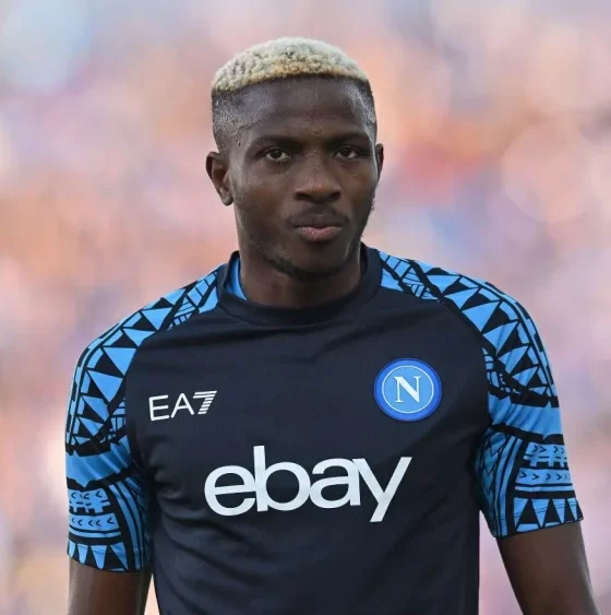 Victor Osimhen, a striker for Napoli, is now being pursued by Chelsea over their London rivals Arsenal 1