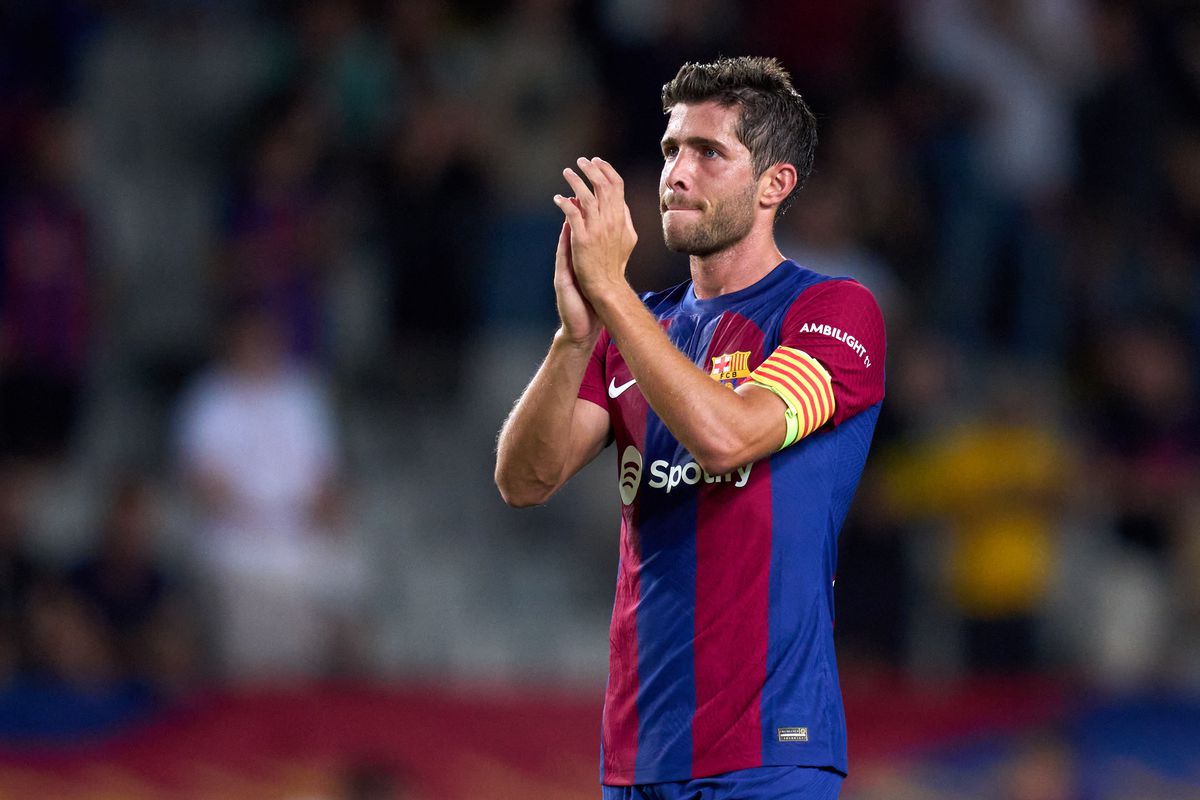 Sergi Roberto gives an emotional farewell to FC Barcelona. 3