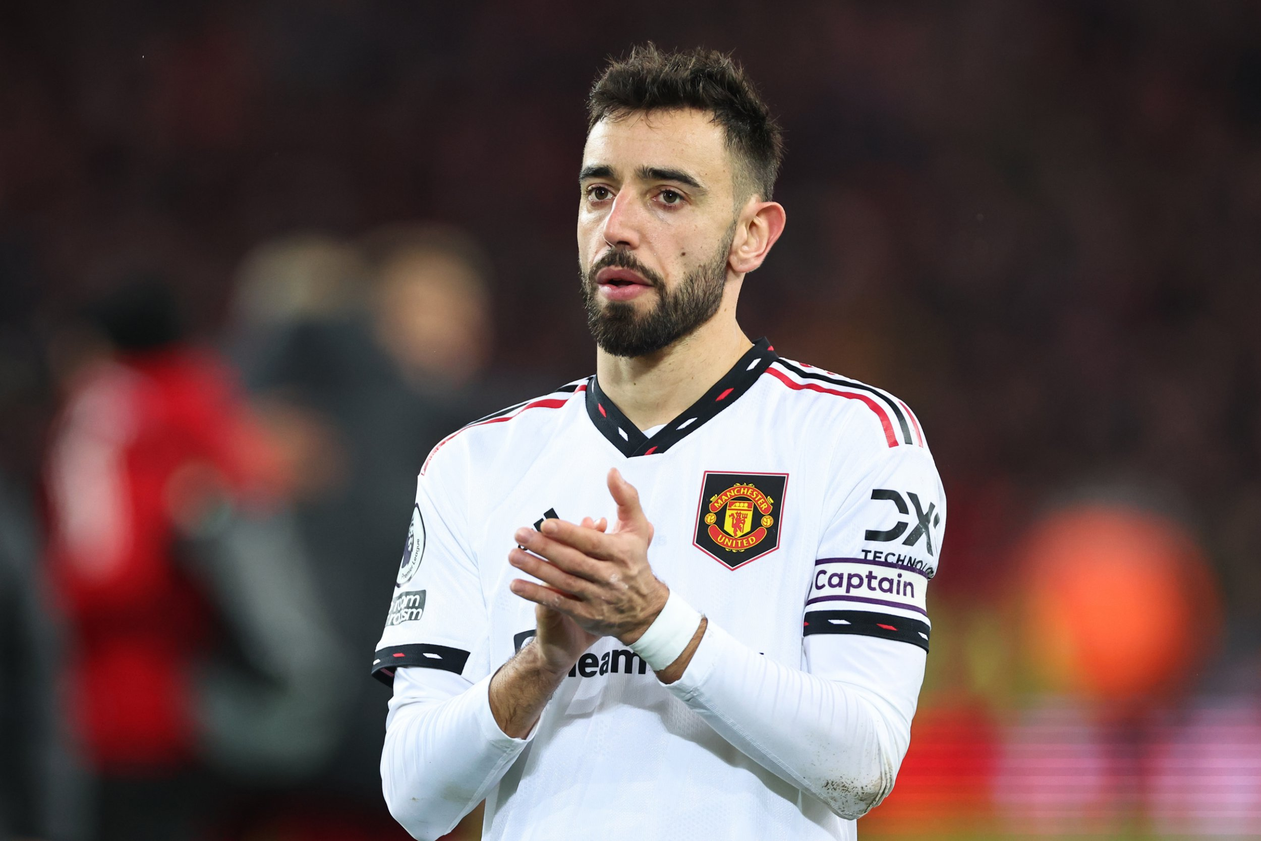 Erik ten Hag explained his decision to strip Bruno Fernandes of the Man Utd club captaincy. 1