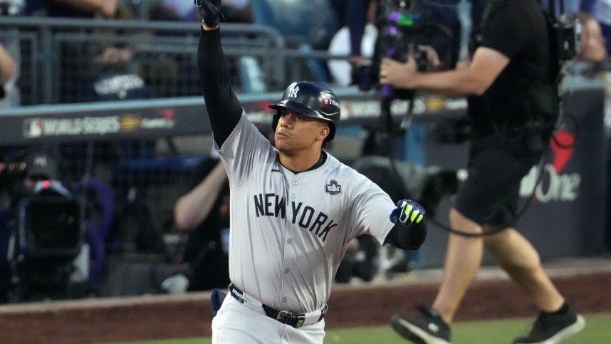 "Yankees Pass on Juan Soto: Smart Strategy or Missed Championship Window?" 28