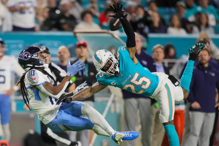 "Xavien Howard Shakes Up Free Agency: Rejects Bengals’ Big Offer in Bold Move" 13