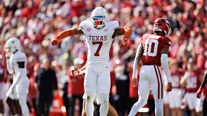"Texas Players' Post-Game Arrogance After Narrow Win at Arkansas Sparks Controversy" 10