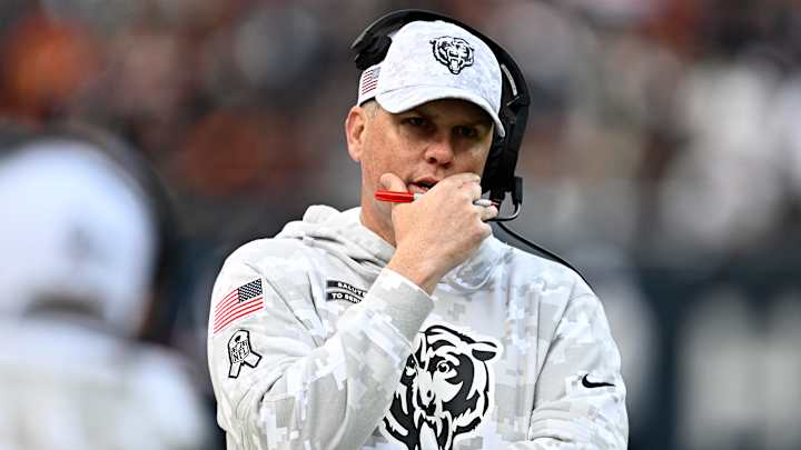 "Bears Stun NFL by Firing Head Coach Matt Eberflus Days Before Crucial Packers Showdown: Bold Gamble or Desperate Move?" 7