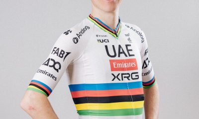 La star du cyclisme Tadej Pogačar dévoile son équipement 2025 et inspire ses fans à "continuer à pédaler, continuer à sourire" 2