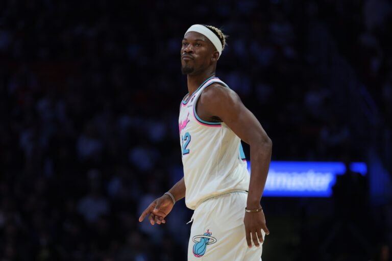 **Jimmy Butler Drops Bombshell: "My Beef Isn’t with My Teammates, It’s with the Miami Heat Front Office"** 12
