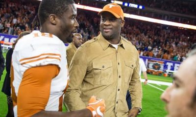 **Vince Young Signs Historic $213 Million Deal with Texas Longhorns in Stunning Return to Program** 6