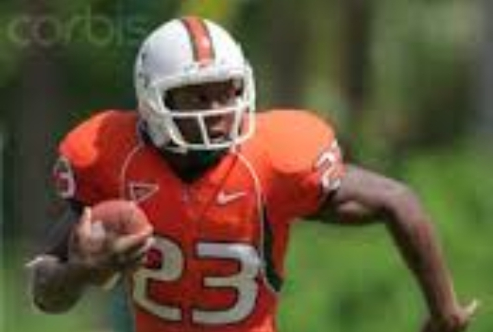 Tragedy Strikes: Former Dolphins Star Eddie Hill Dies at 67 After Battle with Illness and Football’s Dark Legacy 8