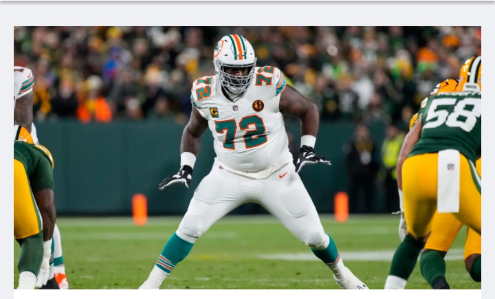 JUST IN: Dolphins at a Crossroads: Is Miami Losing Terron Armstead and Trading Tyreek Hill?. 10