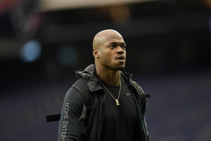 **Adrian Peterson to Return to Minnesota Vikings as Interim Running Back Coach for the 2025 Season** 6