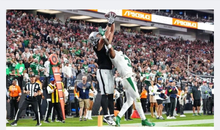 BEARS' SECRET WEAPON UNLEASHED: COLE KMET EMERGES AS NFL’S MOST VERSATILE TIGHT END!. 20
