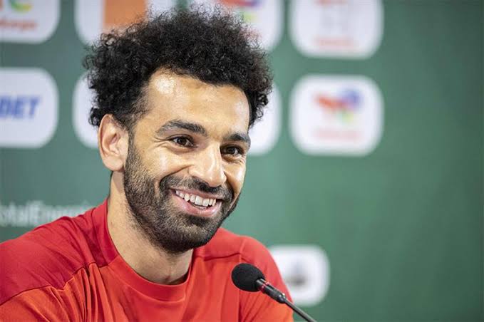 **Mohamed Salah macht überraschenden Wechsel zu FC Köln: Ein neues Kapitel in der Karriere des Superstars** 15