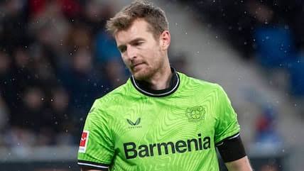*BAYER LEVERKUSEN ERWARTET ABGANG VON STURM-TORHÜTER LUKÁŠ HRÁDECKÝ* 25