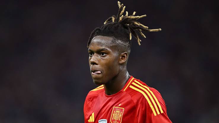 *I GIALOROSSI HANNO IL LORO UOMO: Nico Williams firma un contratto quinquennale con la Roma!* 6