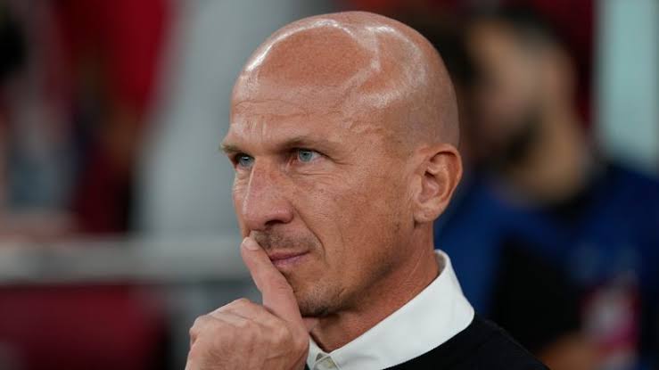*"STRUBER AM ABGRUND: 1. FC Köln-Trainer kämpft um seinen Job nach katastrophaler Serie!"* 6