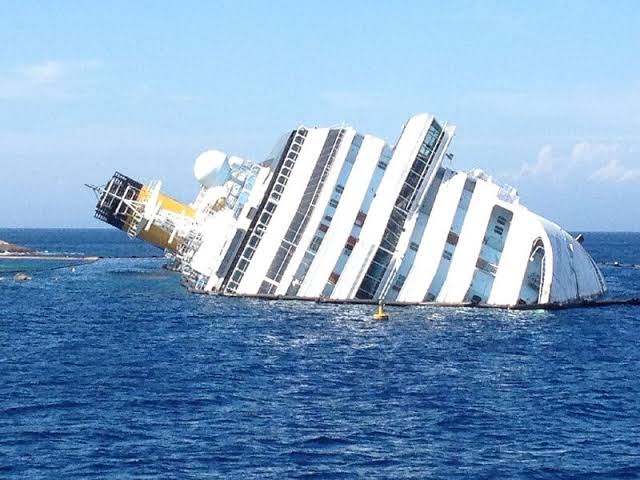 *BREAKING: Celebrity Cruise Line's "Infinity" Suffers Catastrophic Damage, Sinks in Open Sea* 25