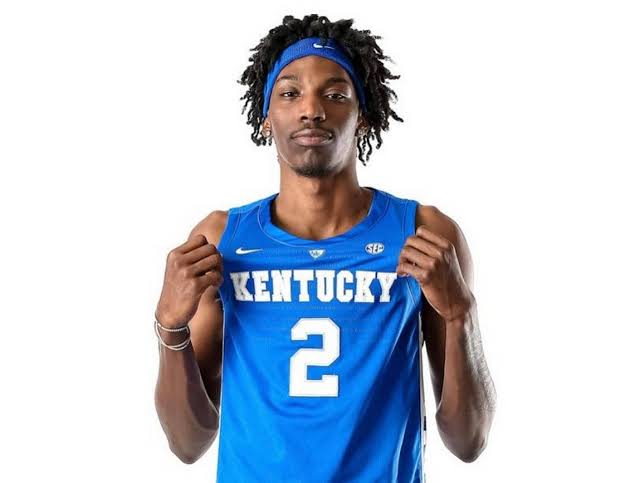 Aaron Bradshaw Makes Triumphant Return to Kentucky Wildcats in Landmark Free Agency Deal 22