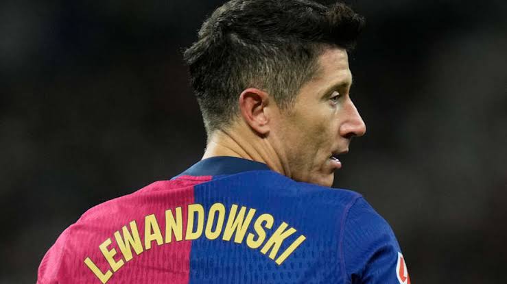 OFFIZIELL: Robert Lewandowski kehrt in historischem Transfer zu Borussia Dortmund zurück 7