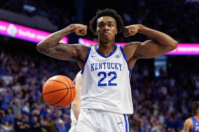 Kentucky’s Amari Williams Suffers Career-Threatening Injury, Season in Jeopardy 19