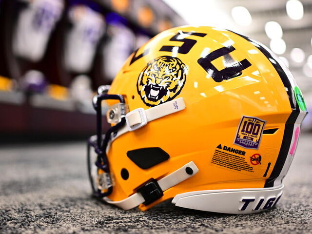LSU Tigers Stun College Football, Land Two-Time Super Bowl Champion WR in Historic $50 Million Deal 28