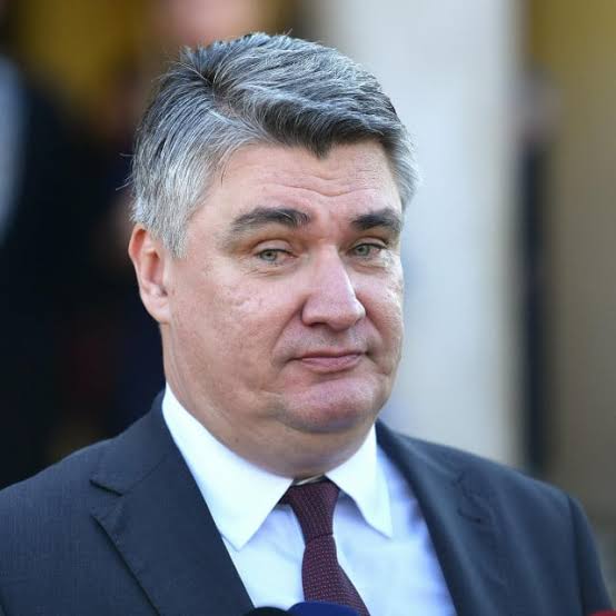 **POTPREDSJEDNIK HRVATSKE ZORAN MILANOVIĆ U NESREĆI ZRAKOPLOVA: Nacija drži dah dok se nastavljaju napori u potrazi i spašavanju** 25