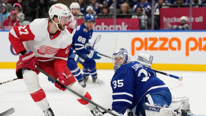 "KANE'S CAREER ON LIFE SUPPORT: Shocking Injury Leaves NHL Legend's Future in Doubt" 22