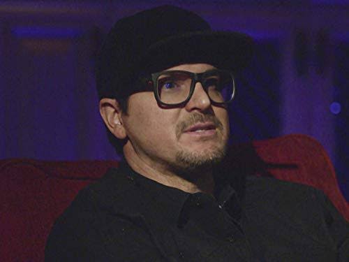 **"Spooked into Retirement? Zak Bagans Steps Away from Ghost Hunting Amid Alarming Health Struggles"** 12
