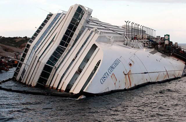 Tragedia in Mare: Nave Affonda al Largo dell’Italia con oltre 10.000 Persone a Bordo 1