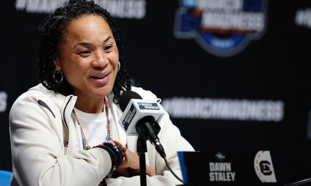 BREAKING: Dawn Staley Threatens to Resign as South Carolina Women’s Basketball Head Coach if Board Fails to Meet Program Expectations 4